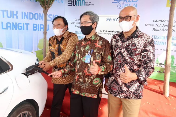 Ridwan Kamil Pakai Hyundai Ioniq dan Kona EV